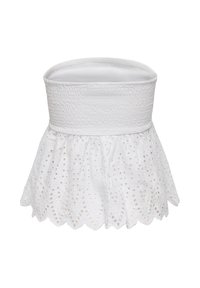 Haut blanc sans bretelles à corsage smocké et ourlet évasé en dentelle à œillets avec bords festonnés et motifs floraux découpés.