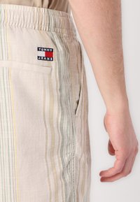 Tommy Jeans SLUB BEACH  - Shorts - newsprint