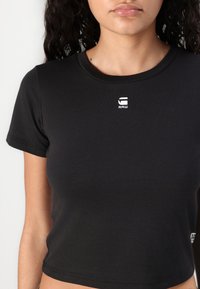 967282_3
