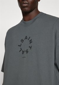 AllSaints TIERRA CREW - Marškinėliai su spaudiniu - galaxy grey