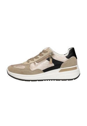 Beige en zwarte leren sneaker met zijrits, veters aan de voorkant, dikke witte zool en gestructureerde beige suède panelen.