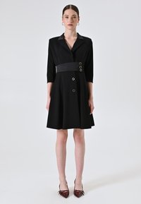 Unausgewählt, black