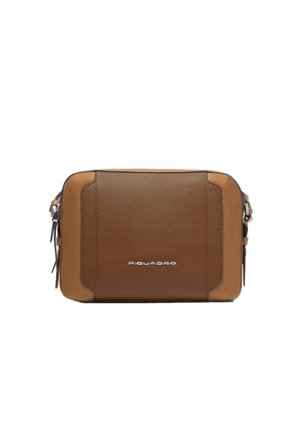 Braune Leder-Umhängetasche mit strukturierter Oberfläche, mit silbernem Logo, Reißverschluss und glatten Kanten. Inklusive verstellbarem Riemen.