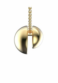 Ein goldfarbener Anhänger, der als geteilte Kugel mit einer glänzenden Oberfläche gestaltet ist, hängt an einer Kette aus miteinander verbundenen, runden Gliedern.