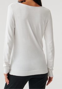 TATUUM Sweter