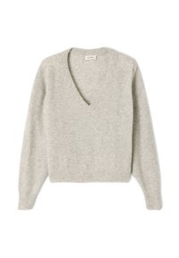 Pull en laine gris clair avec un décolleté en V profond, des manches longues et un ourlet court. Texture douce, design minimaliste et sans embellissements visibles.