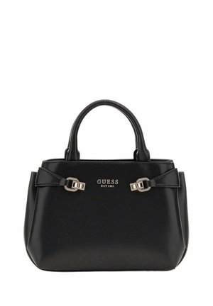 Sac à main noir Guess avec doubles poignées, accents de boucle argentée et logo "GUESS EST 1981" centré sur le devant.