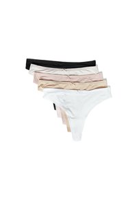 Siete pares de braguitas de mujer tipo tanga en colores variados: negro, blanco, beige, rosa claro y rosa oscuro. Fabricadas con una tela suave y elástica.