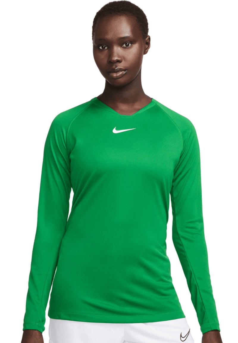 Langärmliges Nike-Shirt in leuchtendem Grün, mit V-Ausschnitt und weißem Logo auf der Brust. Glatte, leichte Stoffqualität.