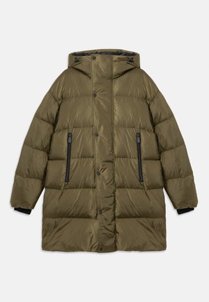 Páperový kabát - military green