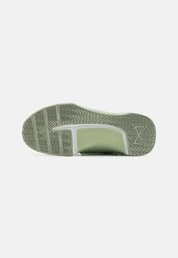 Nike Performance METCON 9 - Edzőcipő - light silver/metallic silver/summit white/jade horizon