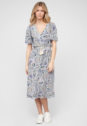 VILA VICUB PIA  - Ingruha - birch w festival flower