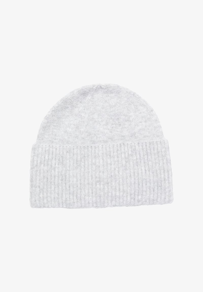 Grijze gebreide beanie met ribbeltextuur en een opgerolde manchette. Zacht materiaal ontworpen voor warmte en comfort. Ronde top met minimale stikdetails.