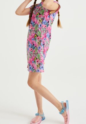 WE Fashion, Robe de jour - mottled light pink