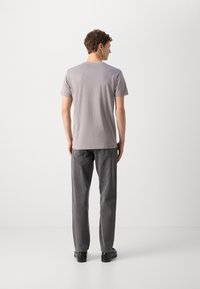 Mads Nørgaard THOR TEE - Pamata T-krekls - titanium