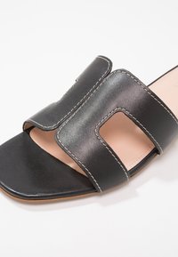 Dune London LOUPE - Mules - black