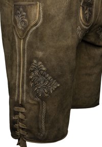 Lederhosen in pelle marrone con ricami floreali intricati, tasca laterale e lacci decorativi sull'orlo. Texture morbida con forma strutturata.