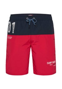 Červené a námornícke plavky s šnúrkou v páse. Obsahujú potlačené číslice a logo "Camp David" v bielej farbe. Vyrobené z ľahkej tkaniny.