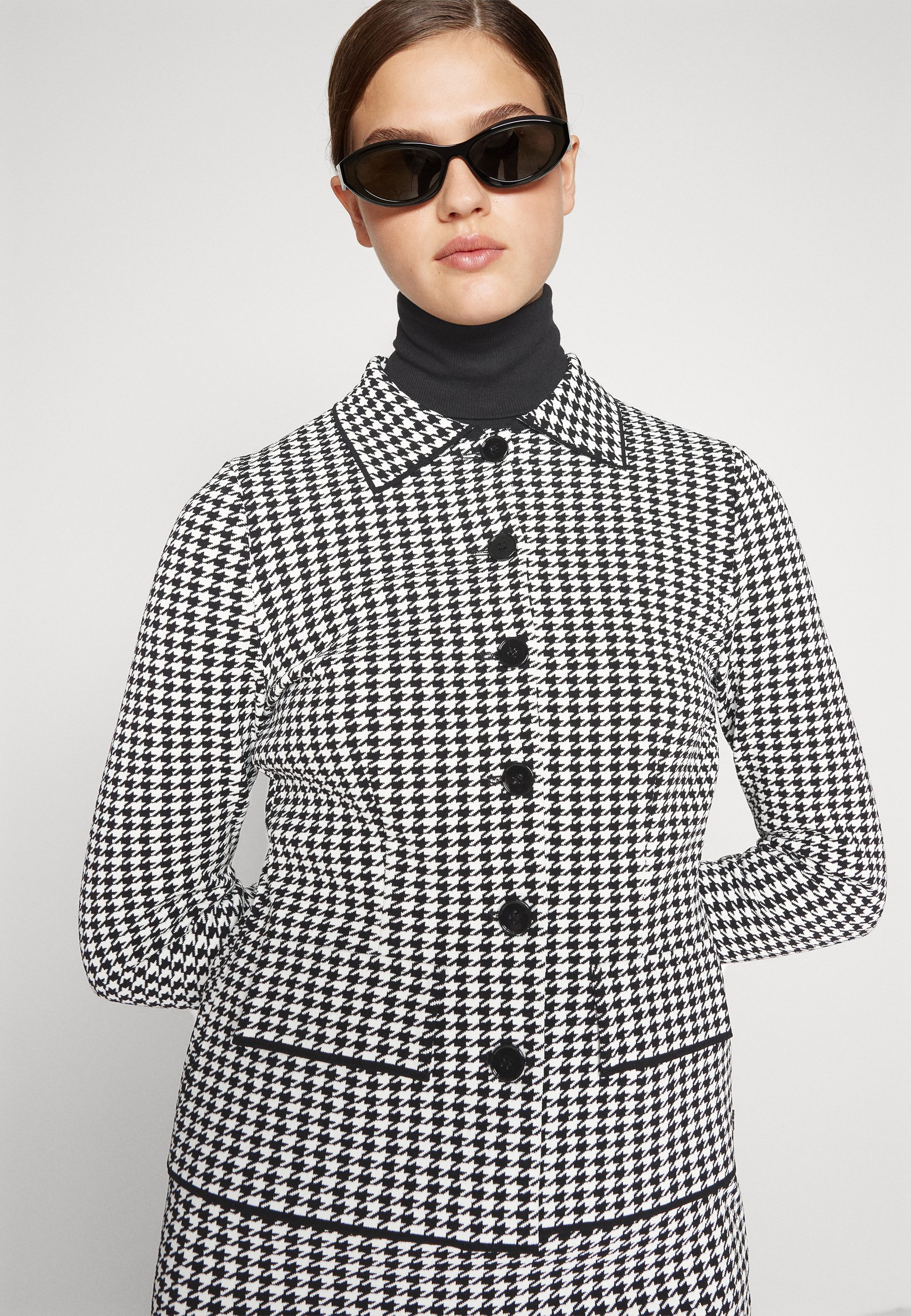Blazer Tricot Marc Cain Gris Noir Avec Volants - Taille N3 - Occasion Très Bon état