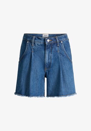 Niebieskie szorty jeansowe z przednimi kieszeniami, szlufkami na pasek, zapięciem na guzik oraz postrzępionym obszyciem, z metką "JOOP! Jeans" na pasku.