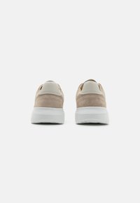 Nubikk ROCKY ROAD WAVE - Tenisice - mist/creme