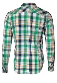 Camisa de cuadros verdes y blancos con mangas largas, con detalles en naranja y azul marino. Cuello abotonado y detalles en los puños. Tejido texturizado.
