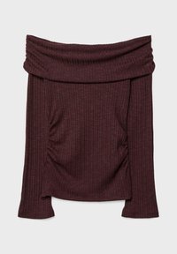 Weinrotes, geripptes Off-Shoulder-Oberteil mit langen Ärmeln und gerafften Details an den Seiten, mit weicher Textur und lockerem Sitz.