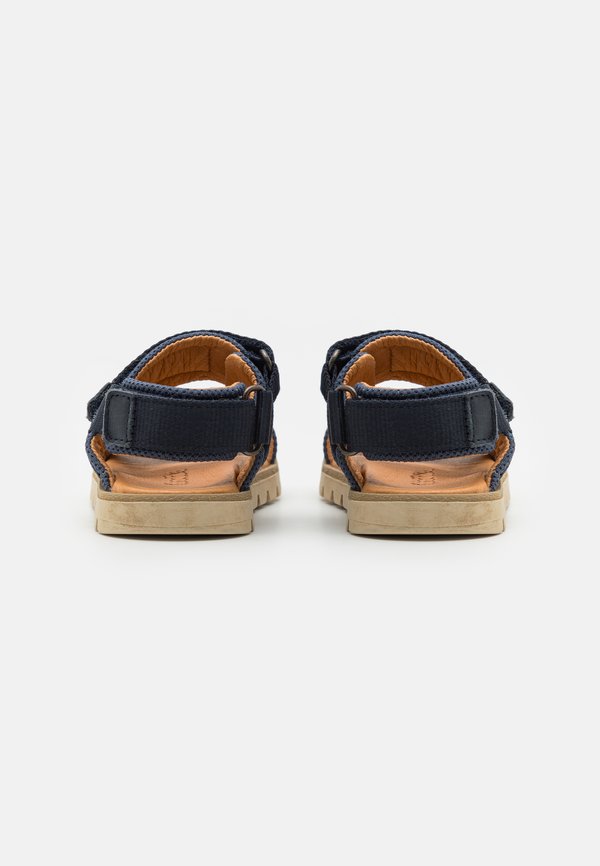 FLASH - Walking sandals4