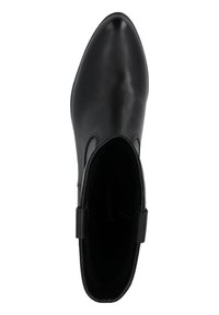 Czarne skórzane botki z cholewką za kostkę, zwężanym noskiem, elastycznymi panelami bocznymi oraz gładką fakturą. Posiadają subtelny obcas для dodatkowego podniesienia.