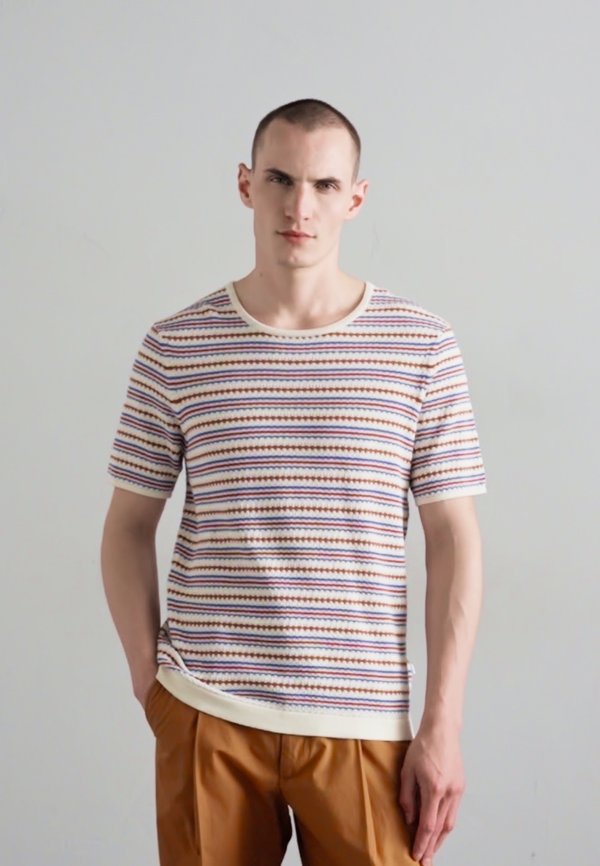 BARI - Print T-shirt3