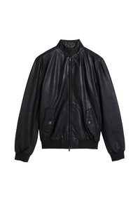 Schwarze Lederbomberjacke mit hohem Kragen, vorderem Reißverschluss und zwei geknöpften Taschen. Rippstrickbündchen und Saum betonen die Passform.