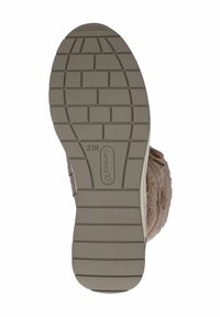 Bottine marron, texturée, avec une semelle en caoutchouc. La semelle présente un motif pour une meilleure adhérence et comprend un logo embossé sur sa surface.