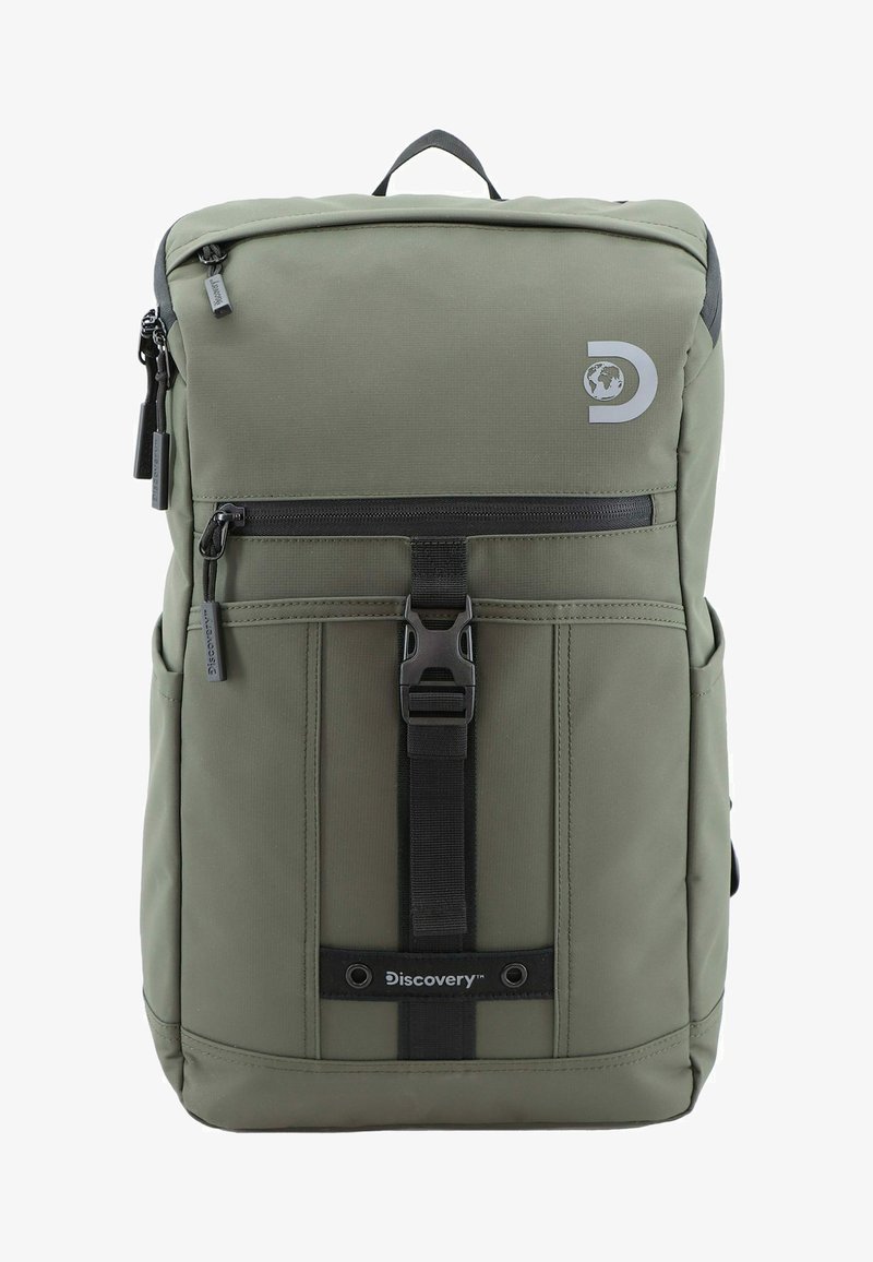 Zaino in nylon verde con schienale imbottito, manico superiore, tasca frontale con zip e spallacci laterali regolabili con dettagli in metallo nero.