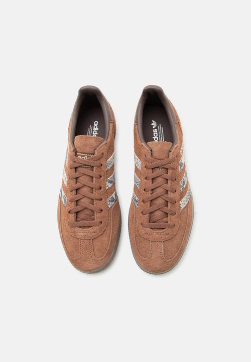 adidas Handball Spezial 'Preloved Brown' (Women's) — foto 4