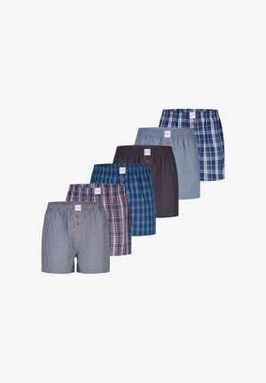 Šest párů pánských boxerů v různých vzorech: pruhované, kárované a jednobarevné. Měkká látka, elastický pas, detail s knoflíkem vpředu.