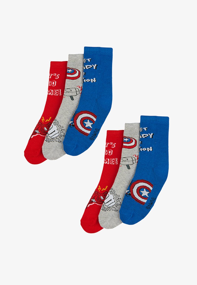 Cuatro pares de calcetines para niños: rojos, grises y azules. Con motivos de superhéroes y texto. Fabricados en tejido suave, de altura media hasta la pantorrilla, con puños en contraste.