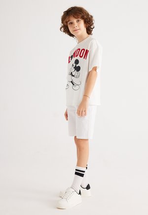 - T-shirt z nadrukiem
