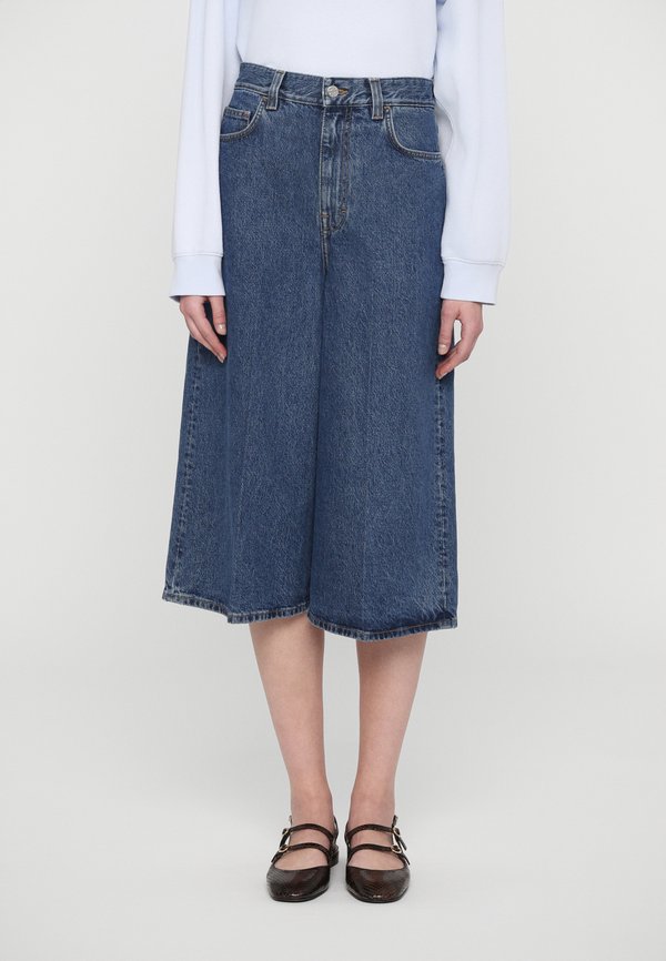 Denim shorts - washed mid