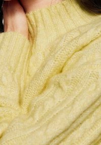 Mango Strickpullover - light yellow