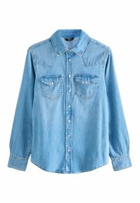 Helles blaues Denimhemd mit spitzt gefaltetem Kragen, langen Ärmeln, zwei Brusttaschen und Druckknopfverschluss. Hat eine leicht lockere Passform und einen Westlichen Stil bei der Schulterpartie.