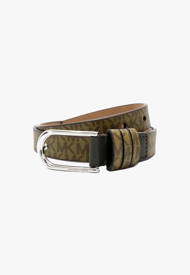 Oliven grøn Michael Kors bælte med gentagende MK logo mønster, sorte lædersløjfer og skinnende sølvspænde med indgraveret mærkenavn.