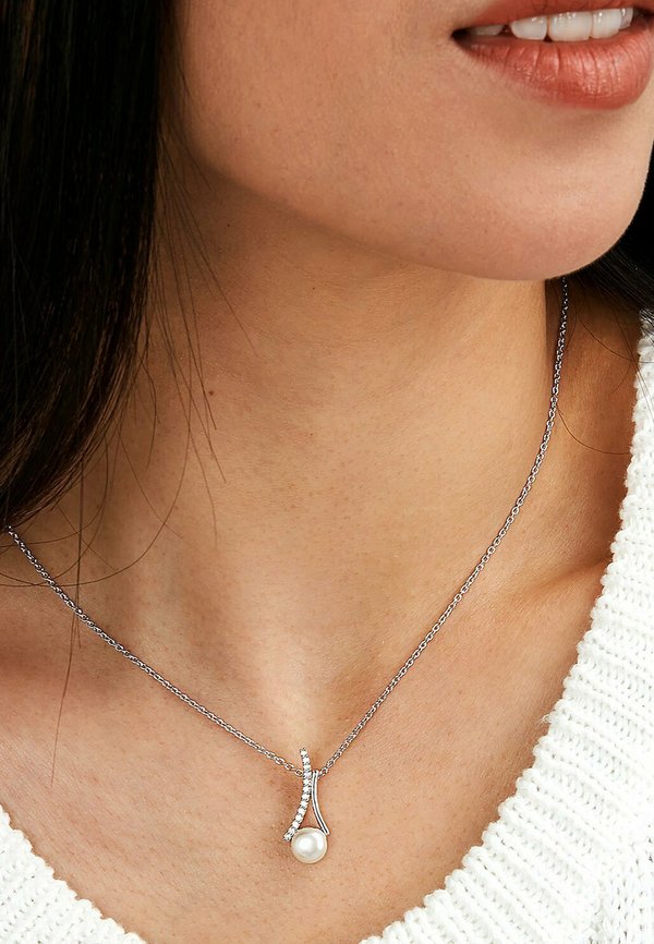 Halskette - zilveren kleur
