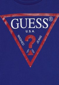 Guess JUNIOR CORE - T-shirt estampada - high blue
