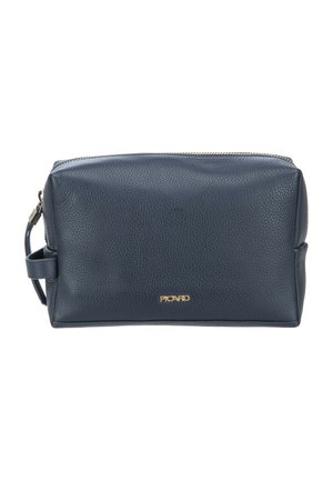 Trousse de toilette rectangulaire en cuir bleu foncé avec surface texturée, fermeture éclair supérieure, poignée latérale, et petit logo PICARD doré sur le devant.