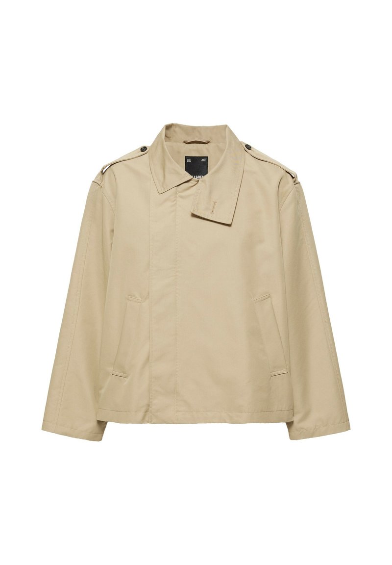 Veste légère beige à manches longues, col, fermeture à rabat devant, deux poches latérales et détails de boutons aux épaules.