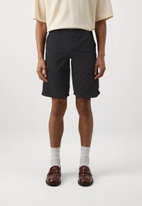 Lyle & Scott - WEMBLEY - Shortsit - jet black Pienoiskuva 1