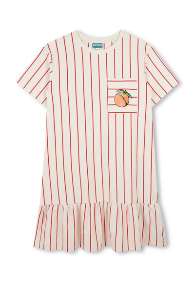 Robe t-shirt rayée en crème et rouge, avec un ourlet à volants, des manches courtes et une poche poitrine ornée d'un graphique orange.