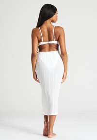 South Beach CRINKLE TWISTED SKIRT - Falda larga - white