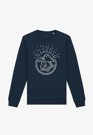 Felpa blu navy realizzata in tessuto misto cotone, con un design stampato bianco che rappresenta montagne, un albero e raggi di sole, dotata di polsini e orlo a costine.
