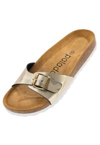 Sandalo scivoloso in oro metallico con una fascetta testurizzata, decorato con una fibbia dorata. Soletta in sughero imbottito e suola in gomma bianca per il massimo comfort.